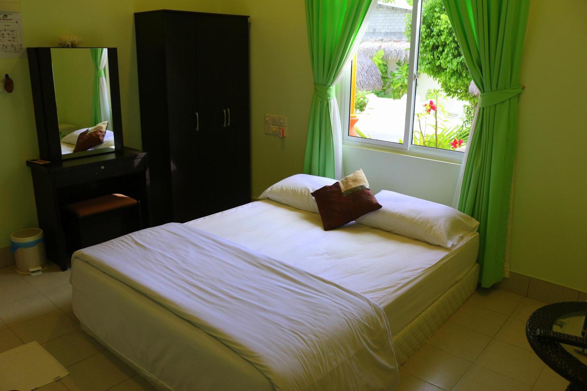 Ras Beach Inn Rasdhoo Экстерьер фото