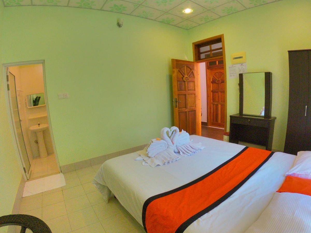 Ras Beach Inn Rasdhoo Экстерьер фото